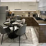 La Luxury Trekke