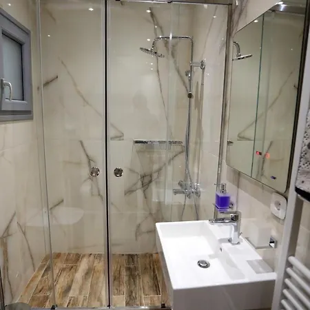 La Luxury Trekke Lárisza