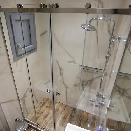 La Luxury Trekke * Larissa