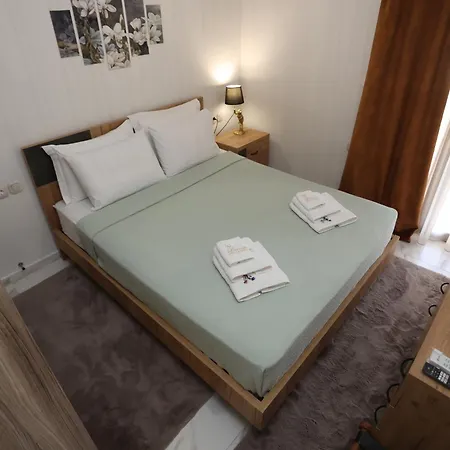 La Luxury Trekke Larissa